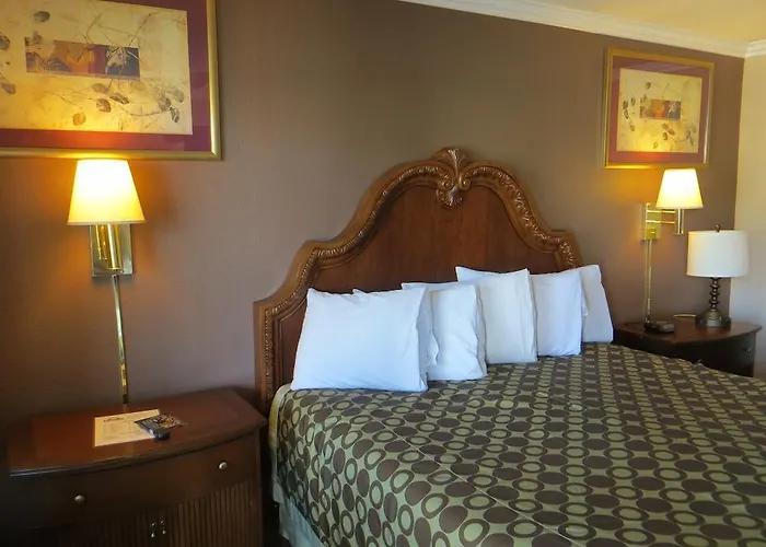 Motel: American Inn Stockton